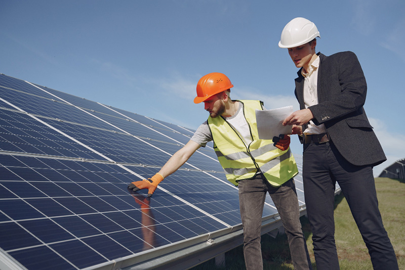 pourquoi et comment souscrire une assurance décennale photovoltaïque adaptée à votre activité