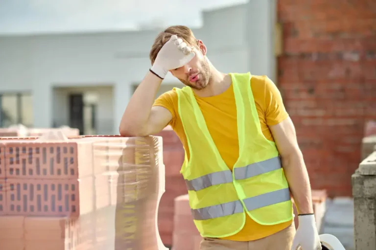 Chantier de construction concerné par une assurance dommages-ouvrage après le début des travaux